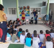 COLORIR - PROJETO CONTANDO HISTÓRIAS COLORINDO VIDAS - UMEI VILA VELHA