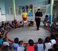 COLORIR - PROJETO CONTANDO HISTÓRIAS COLORINDO VIDAS - UMEI VILA VELHA