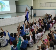 CONTAÇÃO DE HISTÓRIA NA EMEF JORGE AMADO - ESCOLA PARCERIA - ABERTURA DO PROJETO DE LITERATURA