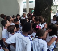 RITA SANTOS E EUGÊNIO FERNANDES LANÇAM O LIVRO SOMOS TODOS COLORIDOS