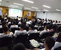 PALESTRA INTERATIVA NO SENAC - VILA VELHA COM ADOLESCENTES APRENDIZES - VESPERTINO