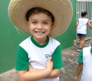 USO DO BIOFERTILIZANTE NA HORTA DO PROJETO COLORIR SUSTENTÁVEL - ELKEM