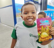 MAIS DE 400 CRIANÇAS FORAM CONTEMPLADAS COM LIVROS DOS CLÁSSICOS DA LITERATURA