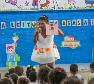 MAIS DE 400 CRIANÇAS FORAM CONTEMPLADAS COM LIVROS DOS CLÁSSICOS DA LITERATURA