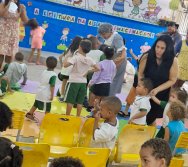 MAIS DE 400 CRIANÇAS FORAM CONTEMPLADAS COM LIVROS DOS CLÁSSICOS DA LITERATURA