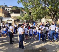 PAA - PASSEATA AMBIENTAL NA COMUNIDADE DE NAQUE - ESCOLA PEDRO FERNANDES