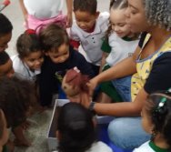 MASCOTE PROJETO COLORIR SUSTENTÁVEL PREMIADO - PARCERIA COM A EMPRESA ELKEM