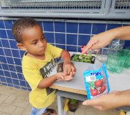 DIA DE PLANTAR RABANETES COM O CMEI REGIONAL SILVESTRE - PEQUENOS HORTICULTORES NO PROJETO COLORIR SUSTENTÁVEL