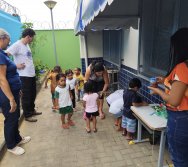 DIA DE PLANTAR RABANETES COM O CMEI REGIONAL SILVESTRE - PEQUENOS HORTICULTORES NO PROJETO COLORIR SUSTENTÁVEL