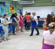 CONTANDO HISTÓRIAS COLORINDO VIDAS - PROJETO APOIE - PSICÓLOGOS E ASSISTENTES SOCIAIS (CARIACICA)