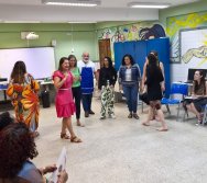 CONTANDO HISTÓRIAS COLORINDO VIDAS - PROJETO APOIE - PSICÓLOGOS E ASSISTENTES SOCIAIS (CARIACICA)