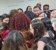 CONTANDO HISTÓRIAS COLORINDO VIDAS - PROJETO APOIE - PSICÓLOGOS E ASSISTENTES SOCIAIS (CARIACICA)