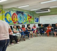 CONTANDO HISTÓRIAS COLORINDO VIDAS - PROJETO APOIE - PSICÓLOGOS E ASSISTENTES SOCIAIS (CARIACICA)