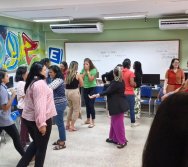 CONTANDO HISTÓRIAS COLORINDO VIDAS - PROJETO APOIE - PSICÓLOGOS E ASSISTENTES SOCIAIS (CARIACICA)