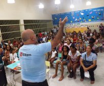 ESCOLA DE PAIS - MINHA CASA TAMBÉM É COLORIDA - CMEI CORA CORALINA