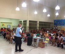 ESCOLA DE PAIS - MINHA CASA TAMBÉM É COLORIDA - CMEI CORA CORALINA