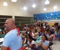 ESCOLA DE PAIS - MINHA CASA TAMBÉM É COLORIDA - CMEI CORA CORALINA