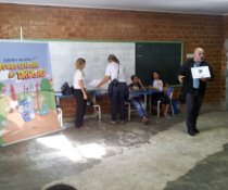 SENSIBILIZAÇÃO AOS ALUNOS DOS 5º E 6º ANOS PARA IMPLANTAÇÃO DO COLORIR SUSTENTÁVEL - CARIACICA