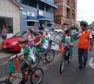 PC3ES  - CULMINÂNCIA DO PROJETO NA ESCOLA PROF ERNESTO NASCIMENTO COM PASSEATA NA RUA