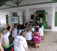 PC3ES  - CULMINÂNCIA DO PROJETO NA ESCOLA PROF ERNESTO NASCIMENTO COM PASSEATA NA RUA
