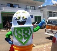 SUPER SUSTENTÁVEL CHEGA EM FUNDÃO E RECEPCIONA AS CRIANÇAS DA EMEF PROF ERNESTO NASCIMENTO