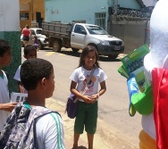 SUPER SUSTENTÁVEL CHEGA EM FUNDÃO E RECEPCIONA AS CRIANÇAS DA EMEF PROF ERNESTO NASCIMENTO