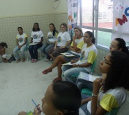 CAPRI - CMEI CORA CORALINA - APRESENTAÇÃO DA PROJETO CONTANDO HISTÓRIA COLORINDO VIDAS