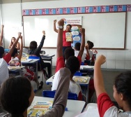 Projeto Cuida de Mim - Enfrentamento ao Bullying Escolar - EEEFM MARINGÁ