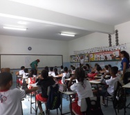 ATIVIDADE CONTANDO HISTÓRIAS COLORINDO VIDAS - ALUNOS DA ESCOLA LUDOVICO PAVONI - VITÓRIA