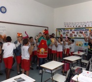 ATIVIDADE CONTANDO HISTÓRIAS COLORINDO VIDAS - ALUNOS DA ESCOLA LUDOVICO PAVONI - VITÓRIA