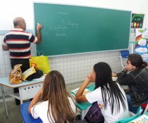 CASOS DE ESCOLA - CUIDA DE MIM - ENFRENTAMENTO AO BULLYING ESCOLAR