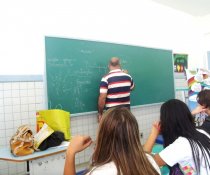 CASOS DE ESCOLA - CUIDA DE MIM - ENFRENTAMENTO AO BULLYING ESCOLAR