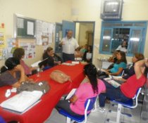 CAPRI DE PROFESSORES NA EMEF ANTONIO V. REZENDE - DISCIPLINA COLORIDA