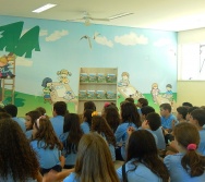 ENCONTRO DOS AUTORES DO LIVRO BULLYING COM ALUNOS DO COLÉGIO MARISTA.
