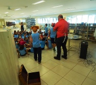 ENCONTRO DOS AUTORES DO LIVRO BULLYING COM ALUNOS DO COLÉGIO MARISTA.