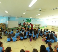 ENCONTRO DOS AUTORES DO LIVRO BULLYING COM ALUNOS DO COLÉGIO MARISTA.