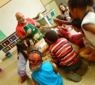 SENSIBILIZAÇÃO COM CRIANÇAS DE 3,4 E 5 ANOS APLICAÇÃO DO PROJETO COLORIR