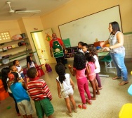 SENSIBILIZAÇÃO COM CRIANÇAS DE 3,4 E 5 ANOS APLICAÇÃO DO PROJETO COLORIR