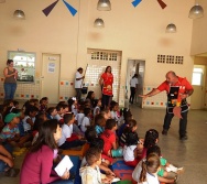 CONTANDO HISTÓRIAS NO CMEI MARIA AMÉLIA - PRAIA DE CARAPEBUS - SERRA.