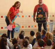 CONTANDO HISTÓRIAS NO CMEI MARIA AMÉLIA - PRAIA DE CARAPEBUS - SERRA.