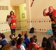 CONTANDO HISTÓRIAS NO CMEI MARIA AMÉLIA - PRAIA DE CARAPEBUS - SERRA.