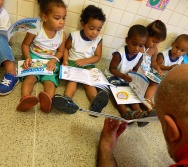 PROJETO COLORIR NO CMEI DE PRAIA DE CARAPEBUS - SERRA