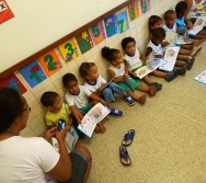 PROJETO COLORIR NO CMEI DE PRAIA DE CARAPEBUS - SERRA