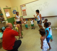 PROJETO COLORIR NO CMEI DE PRAIA DE CARAPEBUS - SERRA