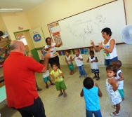 PROJETO COLORIR NO CMEI DE PRAIA DE CARAPEBUS - SERRA