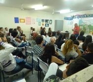 PALESTRA VIOLÊNCIA E JUVENTUDE - EEEF ZUMBI DOS PALMARES