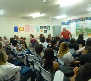 PALESTRA VIOLÊNCIA E JUVENTUDE - EEEF ZUMBI DOS PALMARES