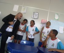 CASOS DE ESCOLA - CUIDA DE MIM - ENFRENTAMENTO AO BULLYING ESCOLAR - UMEF DARCY RIBEIRO