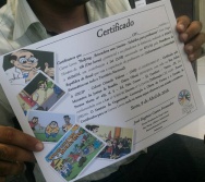 EQUIPE COLORIR PREPARANDO MATERIAL PARA O CURSO BULLYING BRINCADEIRA EM LIMITE