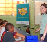 DESENHISTA ZOTA COM A TURMA DO NTV - PREMIAÇÃO DE ALUNOS - DESENHO DO MUSEU - EEEFM JONES JOSÉ